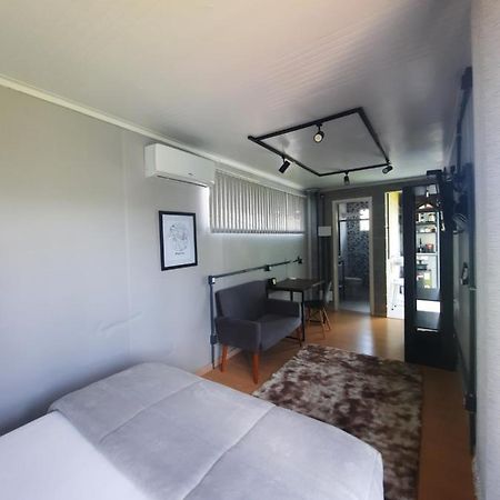 Container Guesthouse - 2 Урубісі Екстер'єр фото