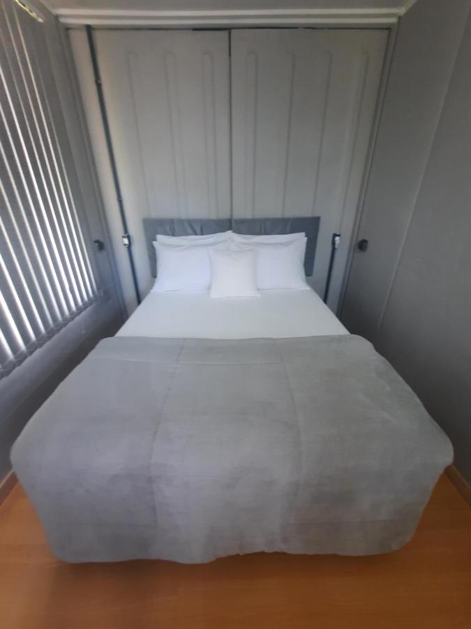 Container Guesthouse - 2 Урубісі Екстер'єр фото
